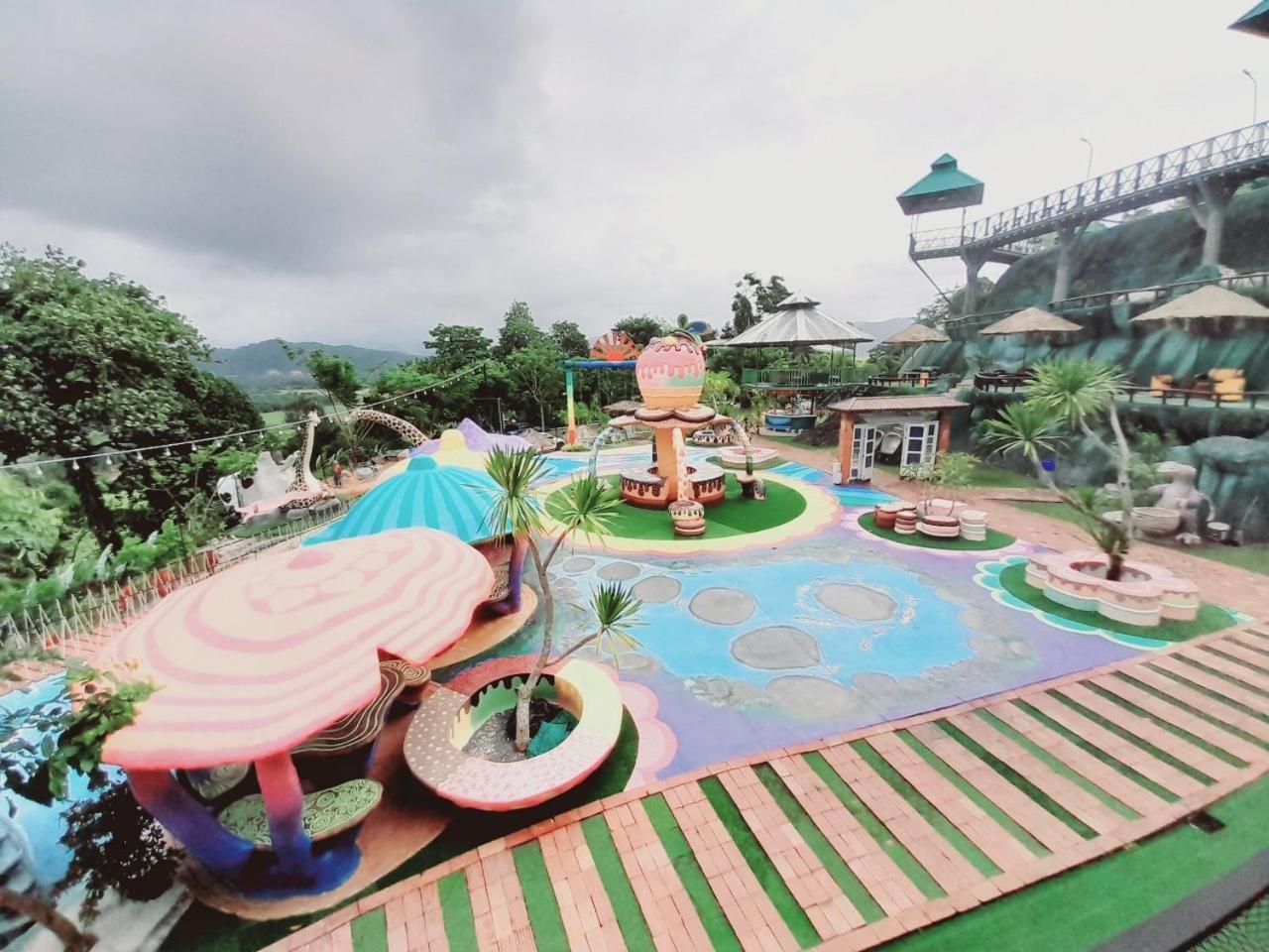 Bangmara Hill Hotel Takuapa Exterior photo